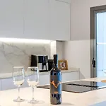 Conde Nest Flat With Wouw Views