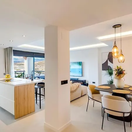 Conde Nest Flat With Wouw Views *