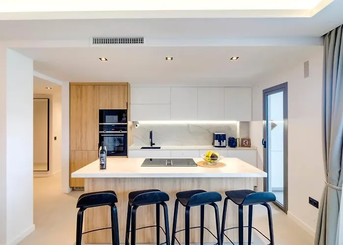 Апартаменты Conde Nest Flat With Wouw Views