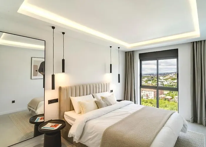 Апартаменты Conde Nest Flat With Wouw Views *