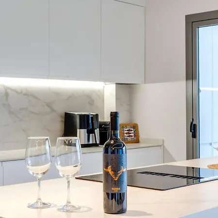 Conde Nest Flat With Wouw Views