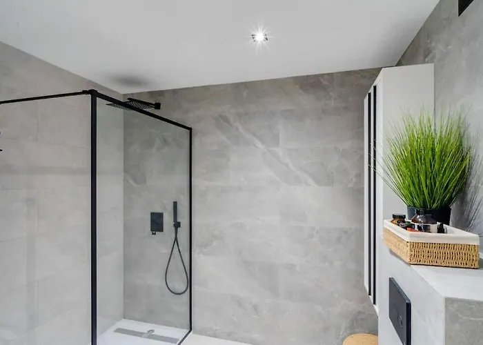 Conde Nest Flat With Wouw Views * 에스테포나